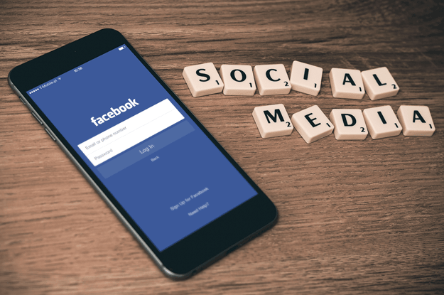 facebook_on_smartphone.png